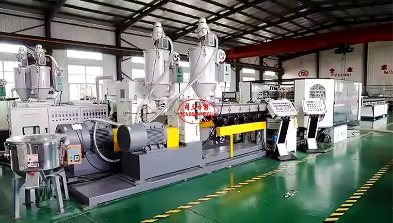 Double wall corrugated pipe machine1