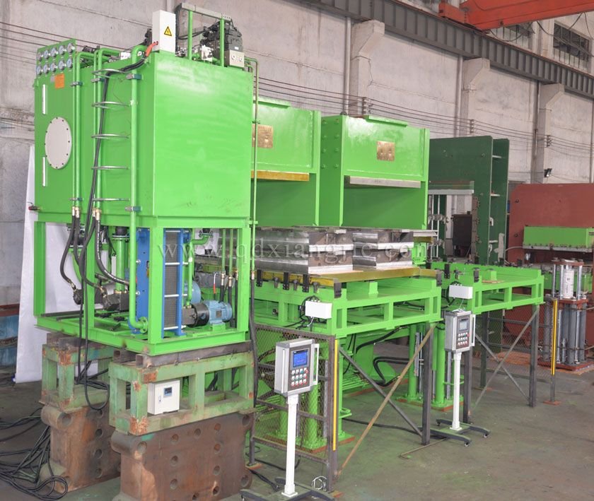 solid tire vulcanizing machine