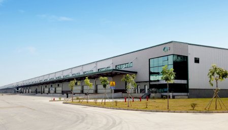 NAVE INDUSTRIAL DE GRANDES TRAMOS