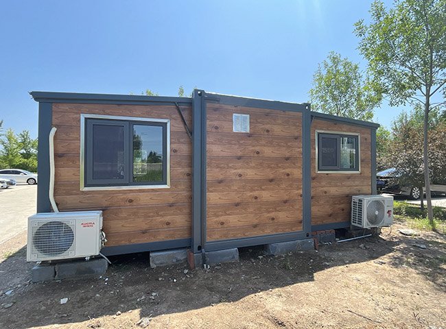 Luxury Extendable Modular Container House with Bedrooms and Living Room
