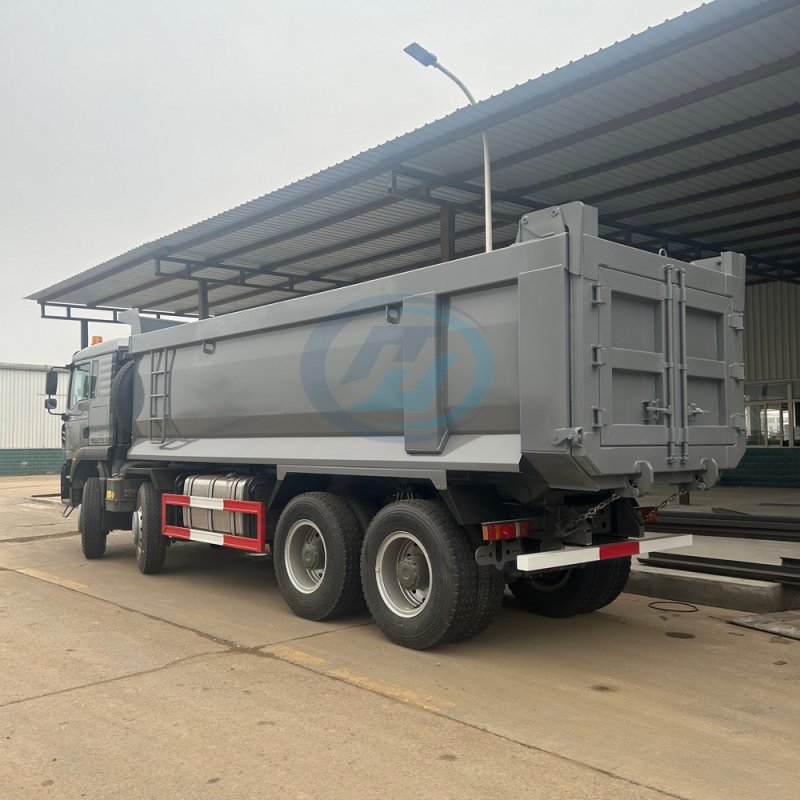 SECOND-HAND DUMP TRUCK