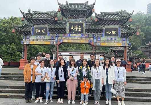 Laurel refractory materials