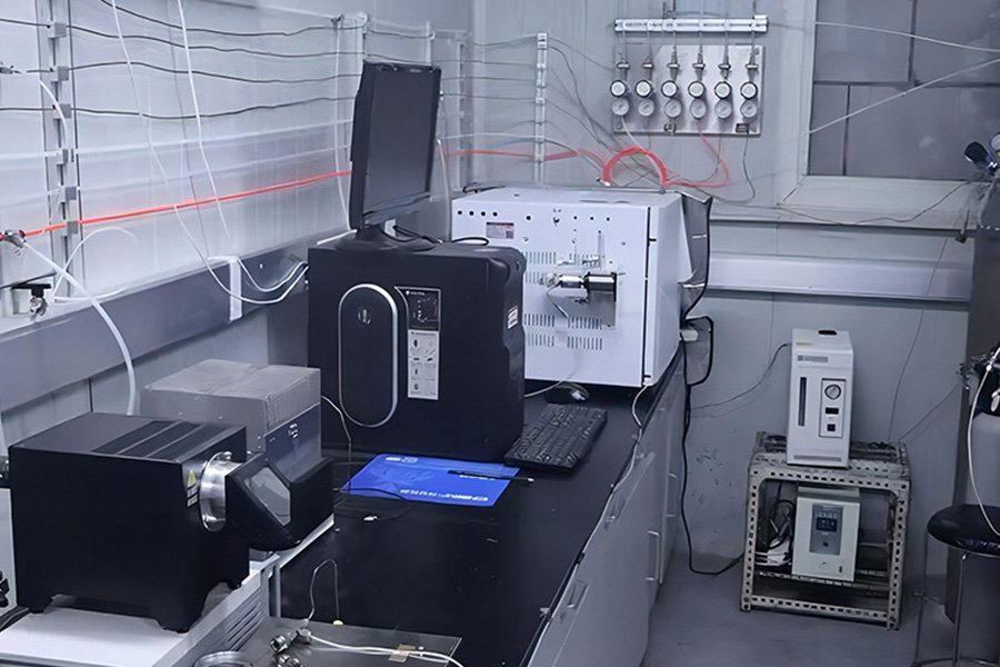 Gas applications in scientific research laboratories and testing institutions