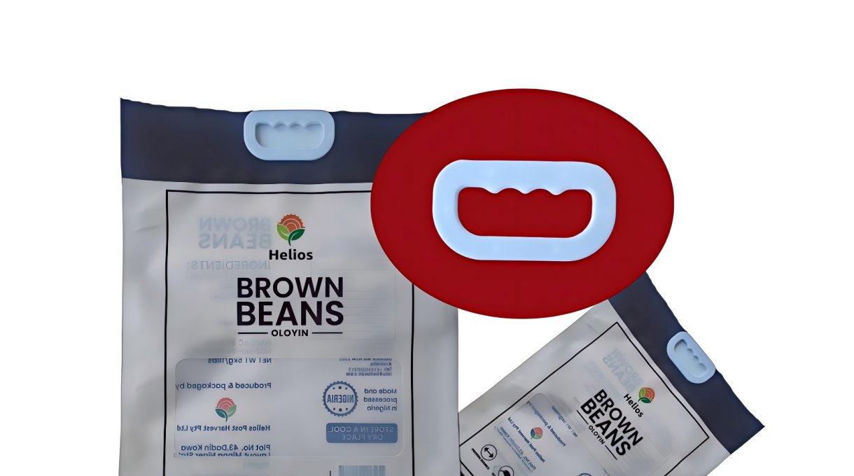 Plastic packaging bag with handle