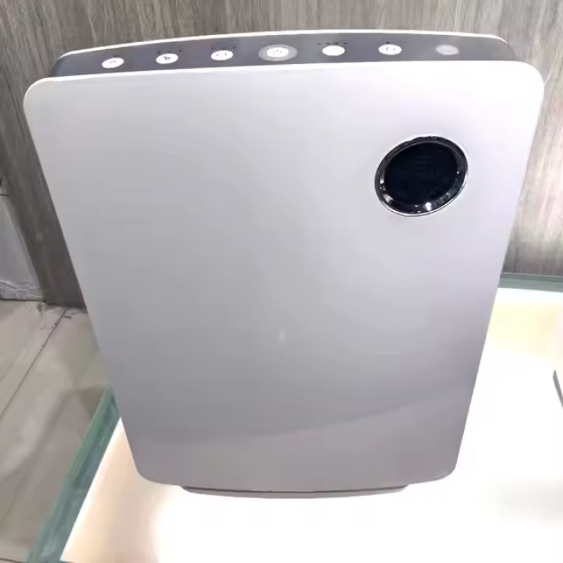 Ultrasonic humidifier with air purification system
