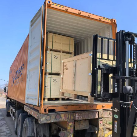 韓国の顧客向けコンテナ積載