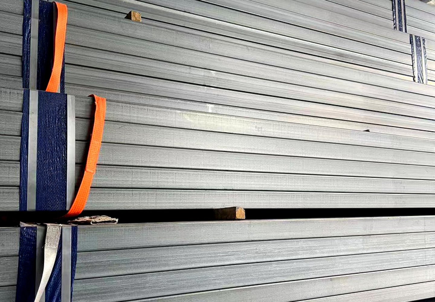 Galvanized steel pipe