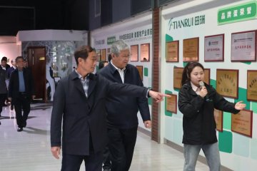 Zhang Kebing, Secretary of the Longnan Municipal Committee of Gansu, Led a Delegation to Visit and Exchange Ideas with Tianrui Group.