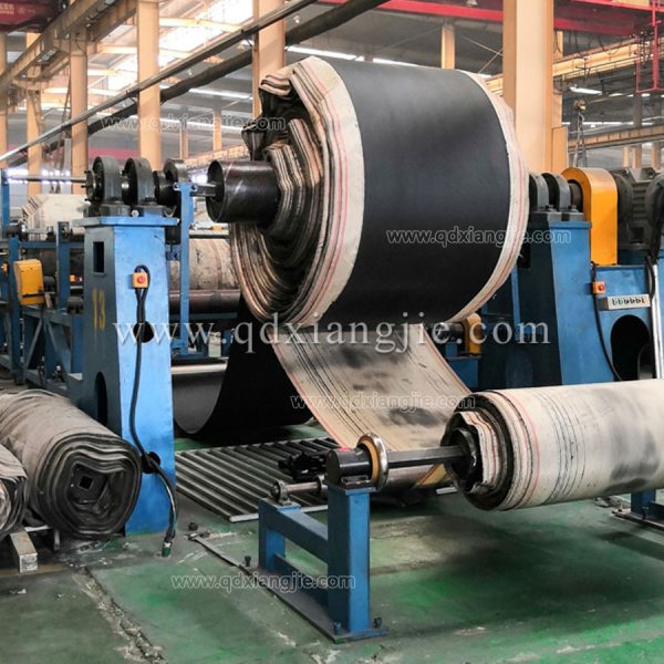 Full automatic conveyor belt forming line