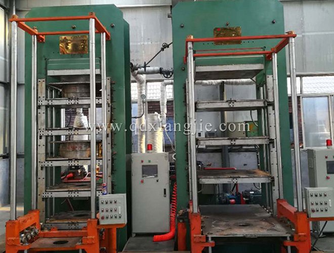 Frame type solid tire vulcanizing machine