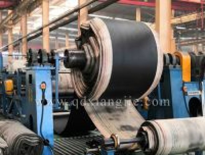 Full automatic conveyor belt forming line