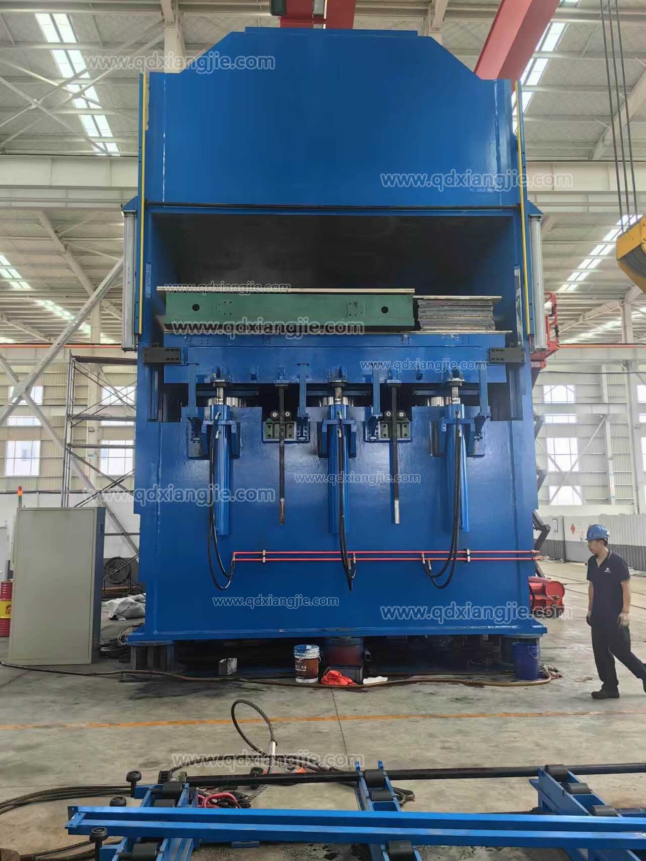 Large-scale-vulcanizing-machine_05004