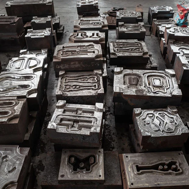 Forging shackle mold