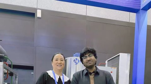 Qingdao Haiyue Refrigeration brilla en la SCO Expo 2025, las máquinas de hielo industriales atraen un gran interés de los compradores globales.