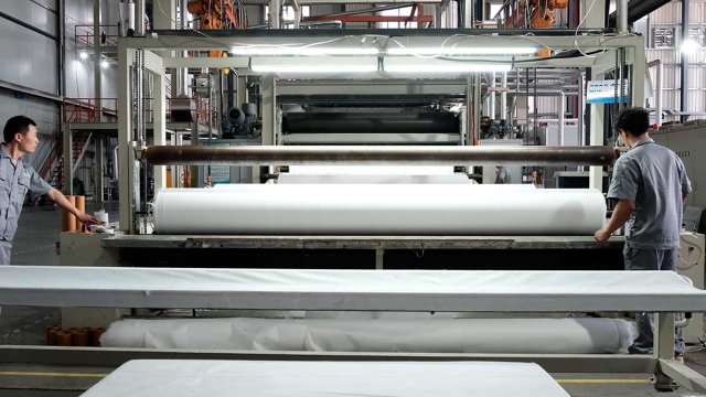 What is Nonwoven Fabric Production and How is it Done?