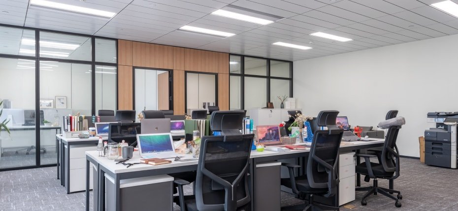 Custom Machining (road equipment/product parts/molds)