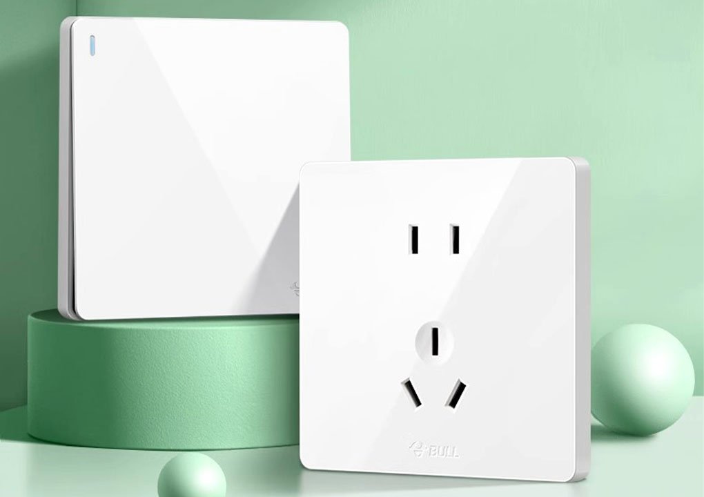 Bull socket official