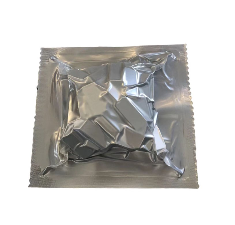 Imitation aluminum foil stretch film