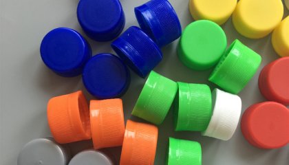 Detection of sealing performance of plastic anti-theft bottle cap