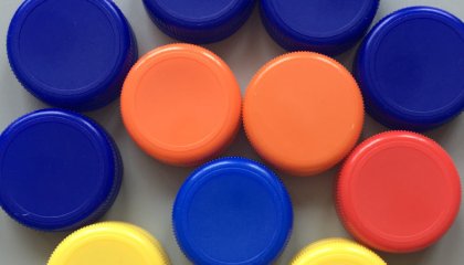 Analysis of plastic bottle cap threads