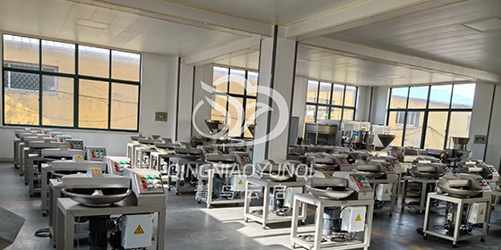 In a corner of the exhibition hall, the European ODM batch Bowl Chopper orders are being assembled, produced according to European standards, all made of SUS304 stainless steel, Schneider Electric, motors, frequency converters, and reducers all use first-