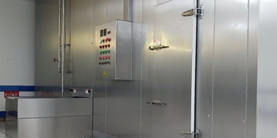 The spiral quick freezer is an energy-saving quick freezing equipment with compact structure, wide application, small floor area and large freezing capacity.