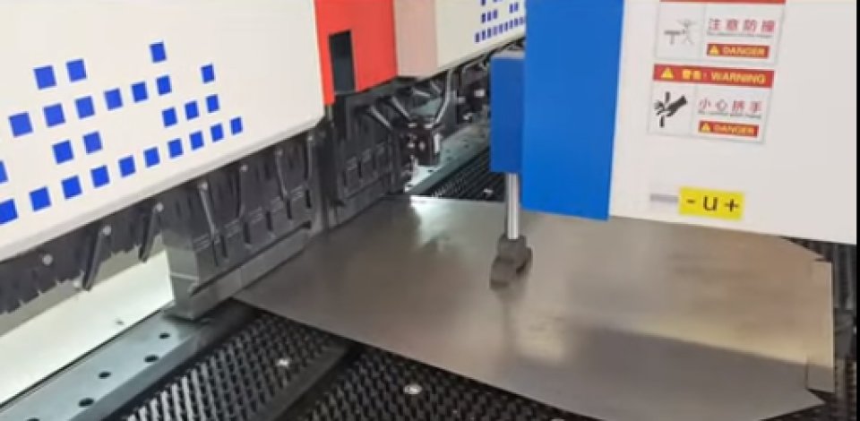 Cintreuse de panneaux STON 1600 mm pour le traitement des alimentateurs automatiques