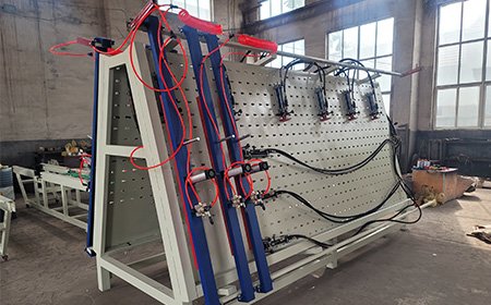 How to choose between pneumatic and hydraulic clamping/framing equipment?