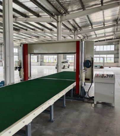 Foam Cutting Machine