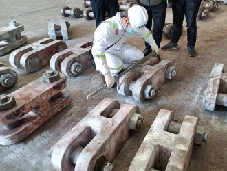 CCS is inspecting H-Type Joining Shackle (LTM)