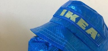 New pattern in IKEA woven bags! This time it turned into a fisherman hat