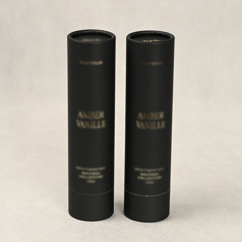 Sustainable lipstick packaging with push base