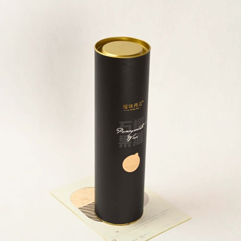 Recyclable cardboard cylinder for spirits