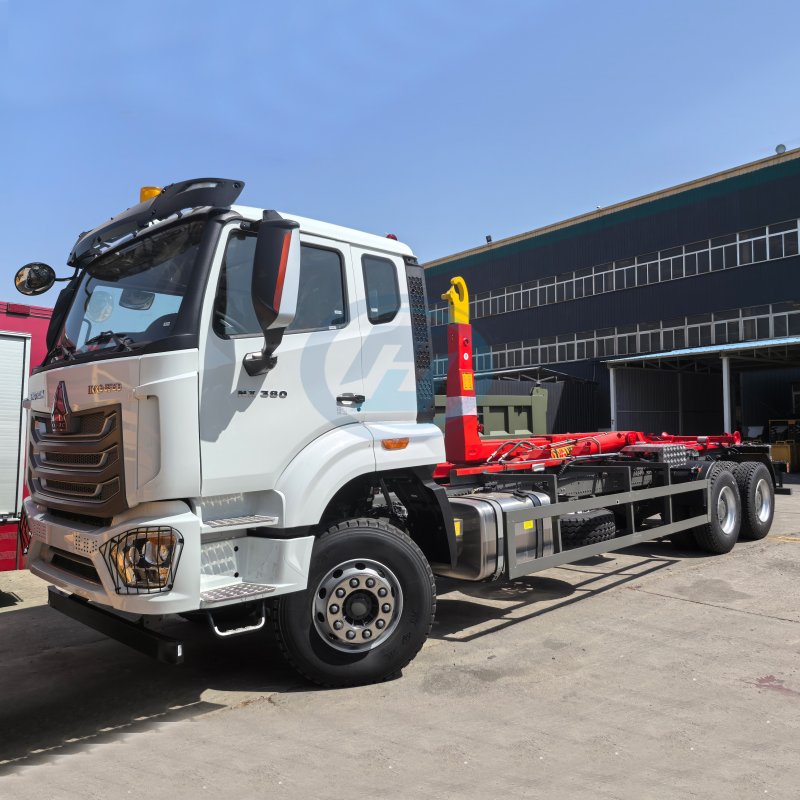 HOWO NX 6X4 HOOK LIFT GARBAGE TRUCK