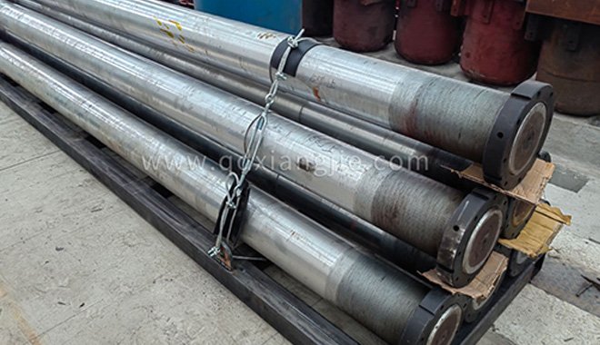 On September 25, 5 sets of column type solid tire vulcanizers were shipped