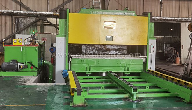 Xiangjie produces building seismic isolation bearing vulcanizer and mica plate vulcanizer