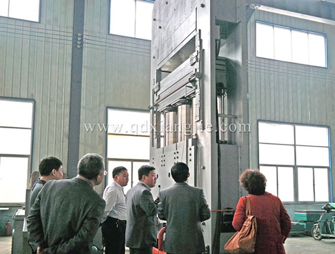 Frame type plate vulcanizer