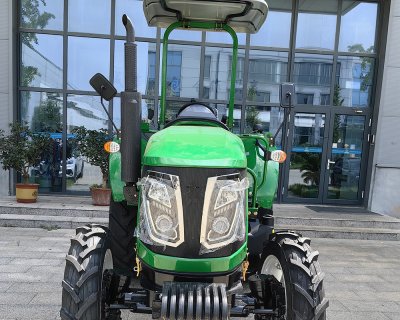 Tractor TB754-7