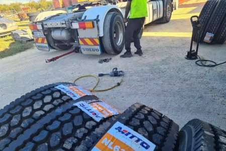 MITTO 11R22.5 TRUCK TYRE