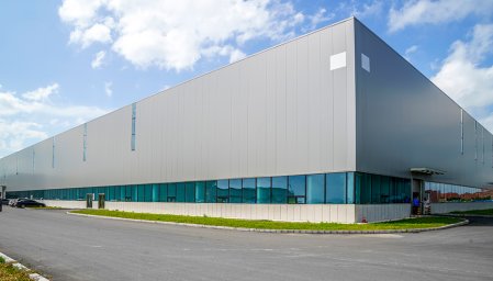 ENTREPÔT DE STRUCTURE EN ACIER