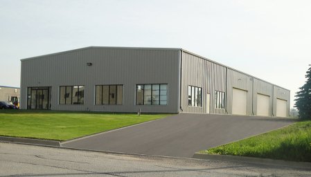 ENTREPÔT À STRUCTURE EN ACIER