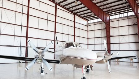 HANGAR À STRUCTURE ACIER