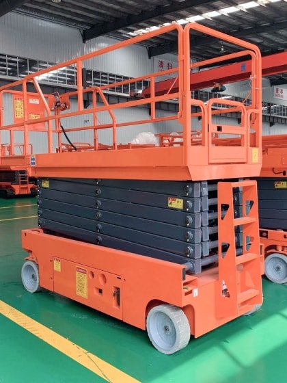 Self-propelled Scissor Lift