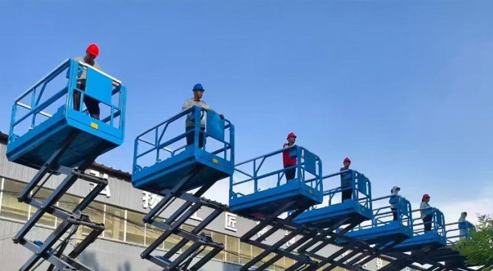 1/2 What are the requirements for aerial work platform operators?