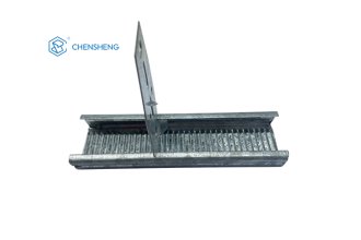 عارضة من جلد الثعبان للسقف