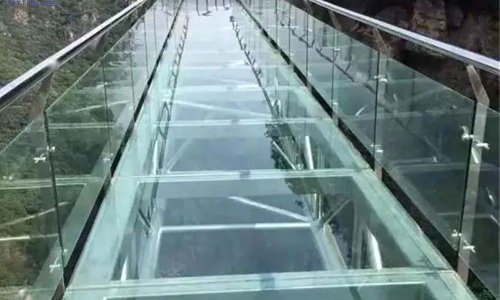 Skywalk glass