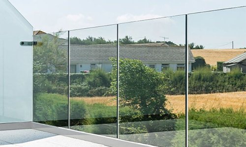 Fence laminated glass