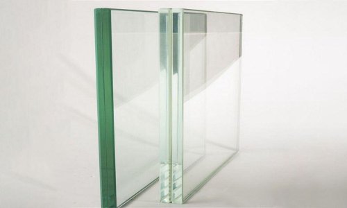 Clear laminated glass
