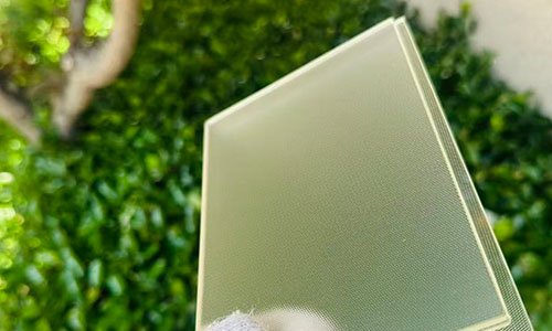 High-precision custom-shaped laminated glass with step
