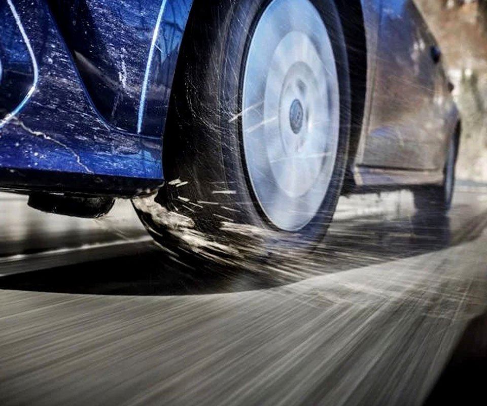 The tread's fine 3D ultra-thin groove design